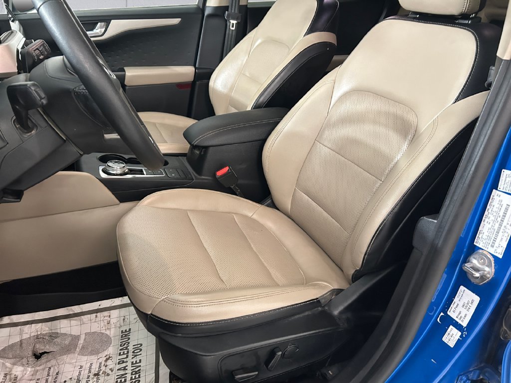 Used 2020 Blue Ford SEL image 7