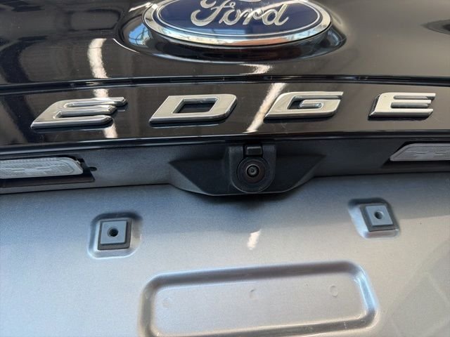 Used 2022 Silver Ford SEL image 7