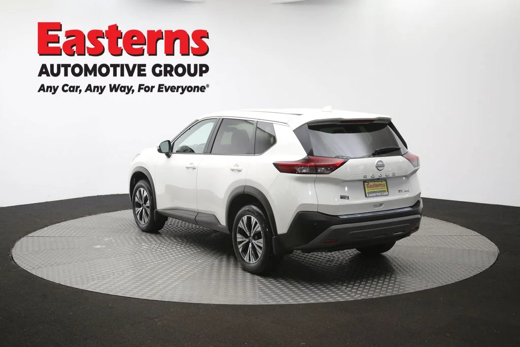 Used 2023 White Nissan SV image 63