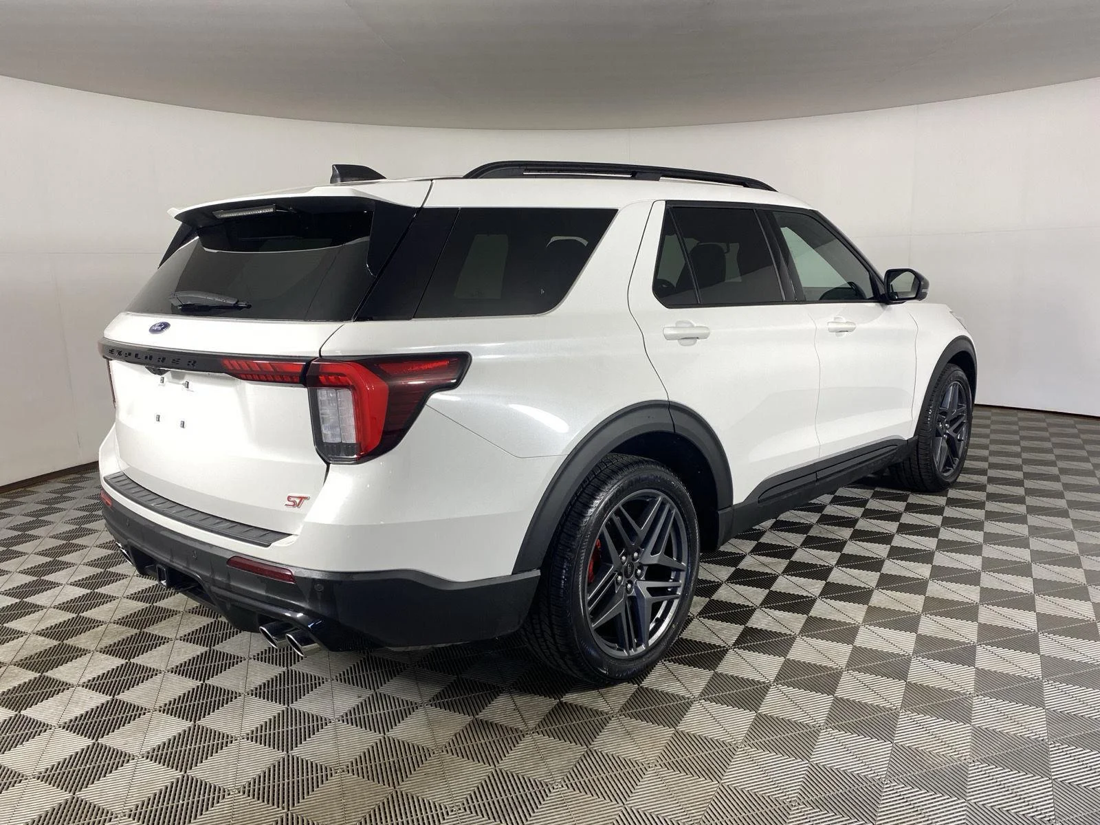 Used 2025 Star White Metallic Tri-Coat Ford ST image 10