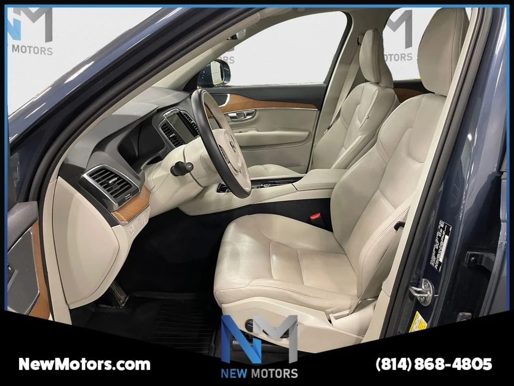 Used 2022 Denim Blue Metallic Volvo T6 Momentum image 9