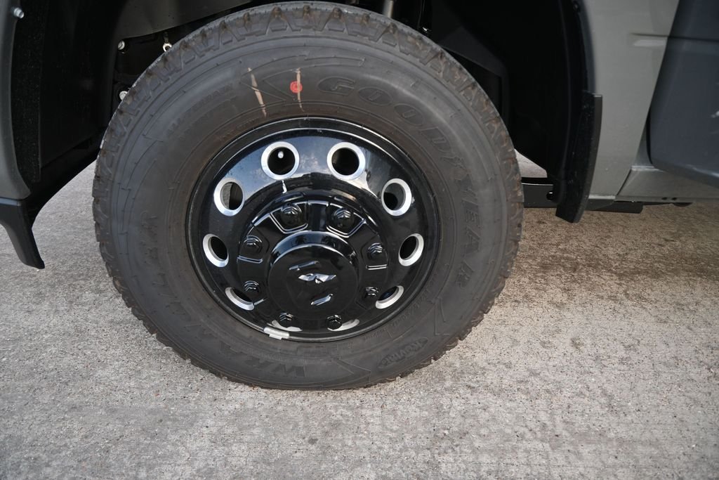 New 2026 Ceramic Gray Clear-Coat Exterior Paint RAM Laramie image 33