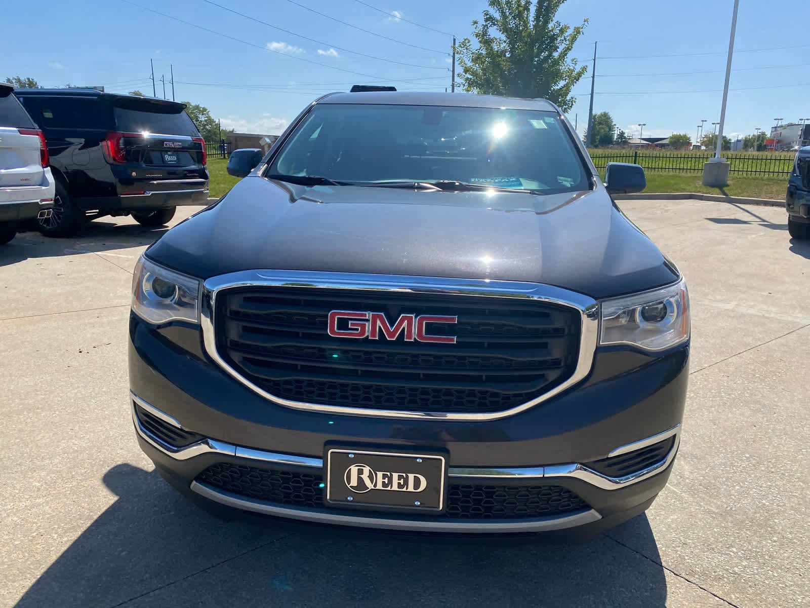 Used 2018 GMC Acadia SLE-1 with VIN 1GKKNKLA9JZ246945 for sale in Kansas City