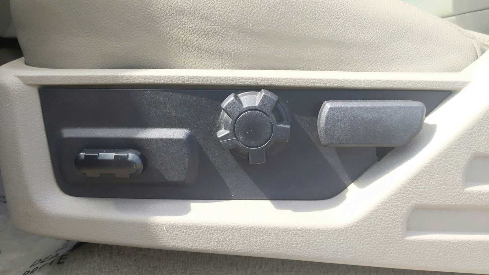 Used 2008 Green Ford XL image 17