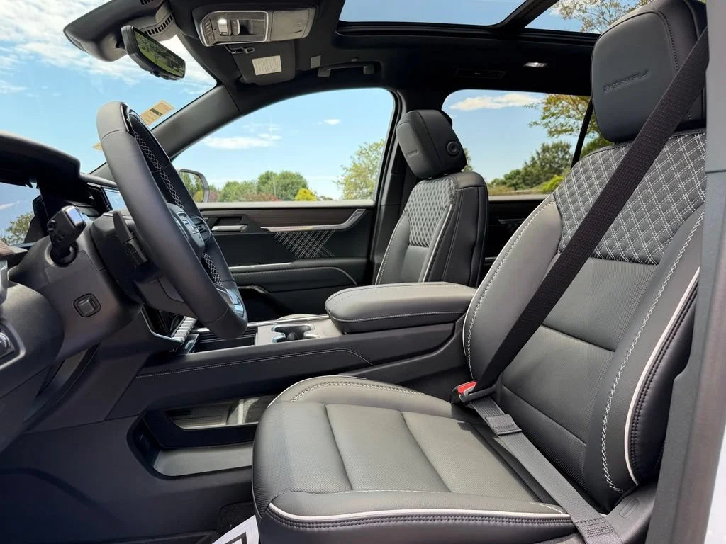 2026 GMC Acadia Denali - Photo 19