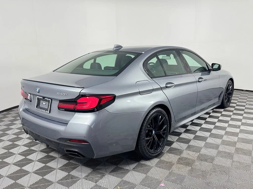 Certified Used 2023 Skyscraper Grey Metallic BMW 540i xDrive image 5
