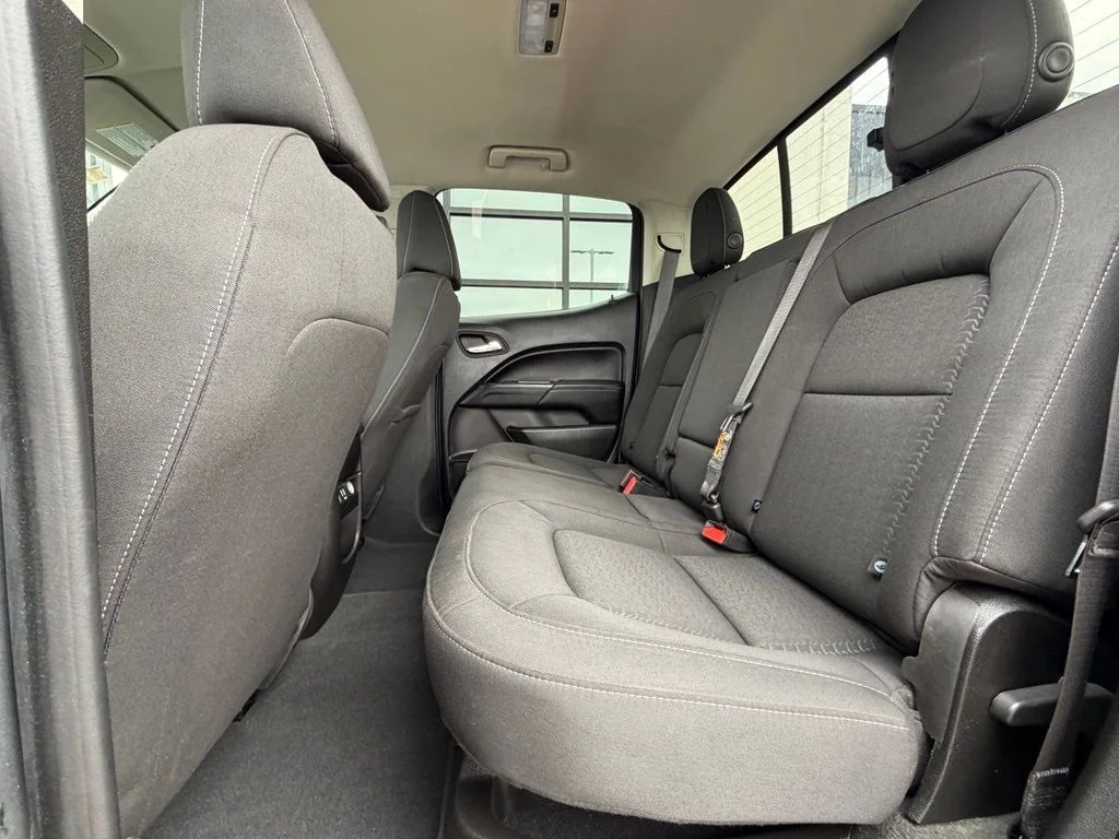 Used 2022 Gray GMC Elevation image 21