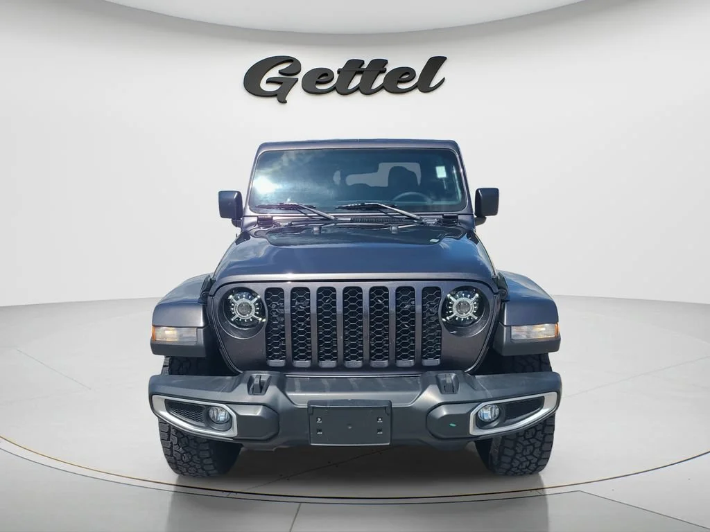 Used 2023 Granite Crystal M Jeep Sport S image 2