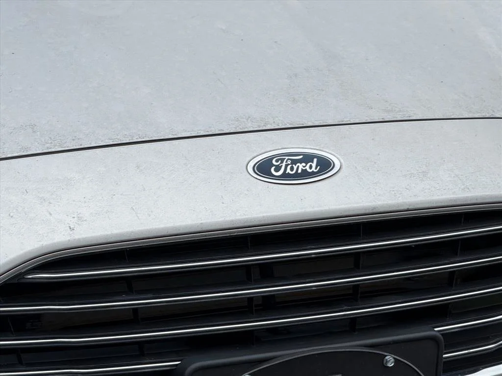 Used 2017 Silver Ford SE image 23