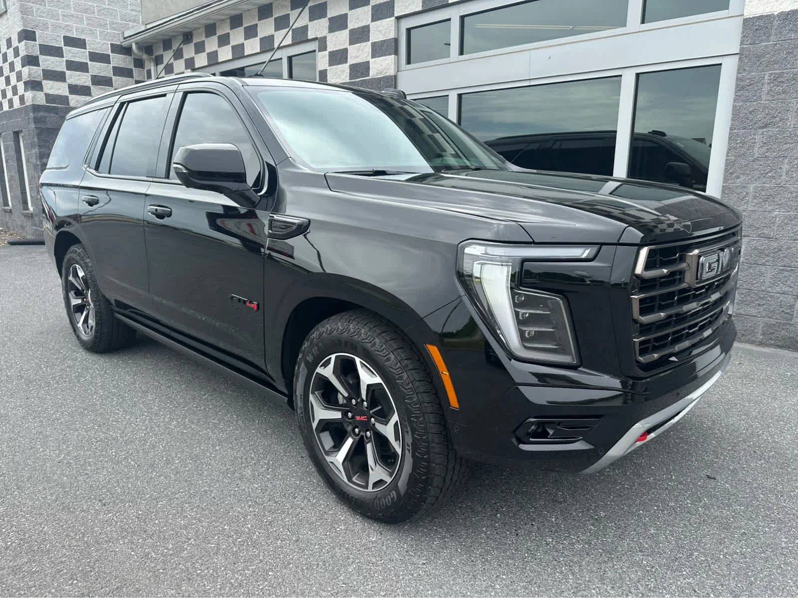 Used 2026 Onyx Black GMC AT4 Ultimate image 2