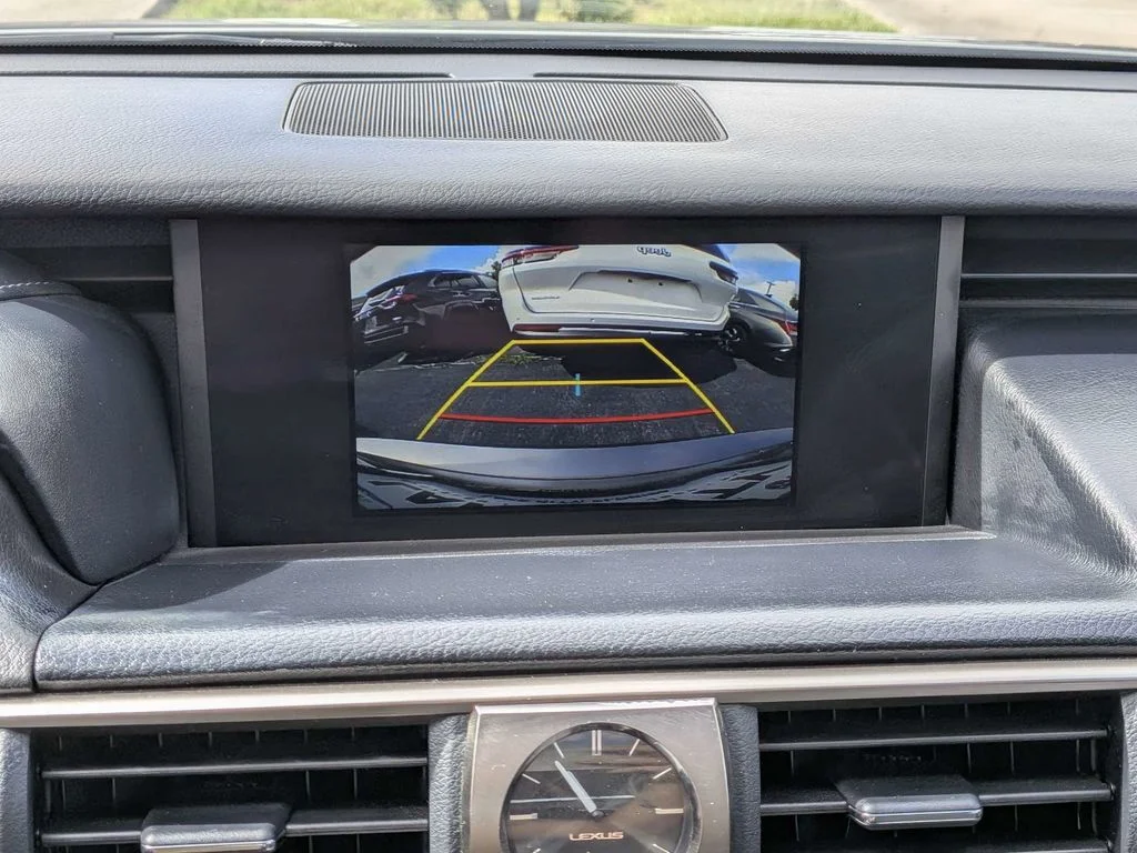 Used 2019 Silver Lexus 300 image 25