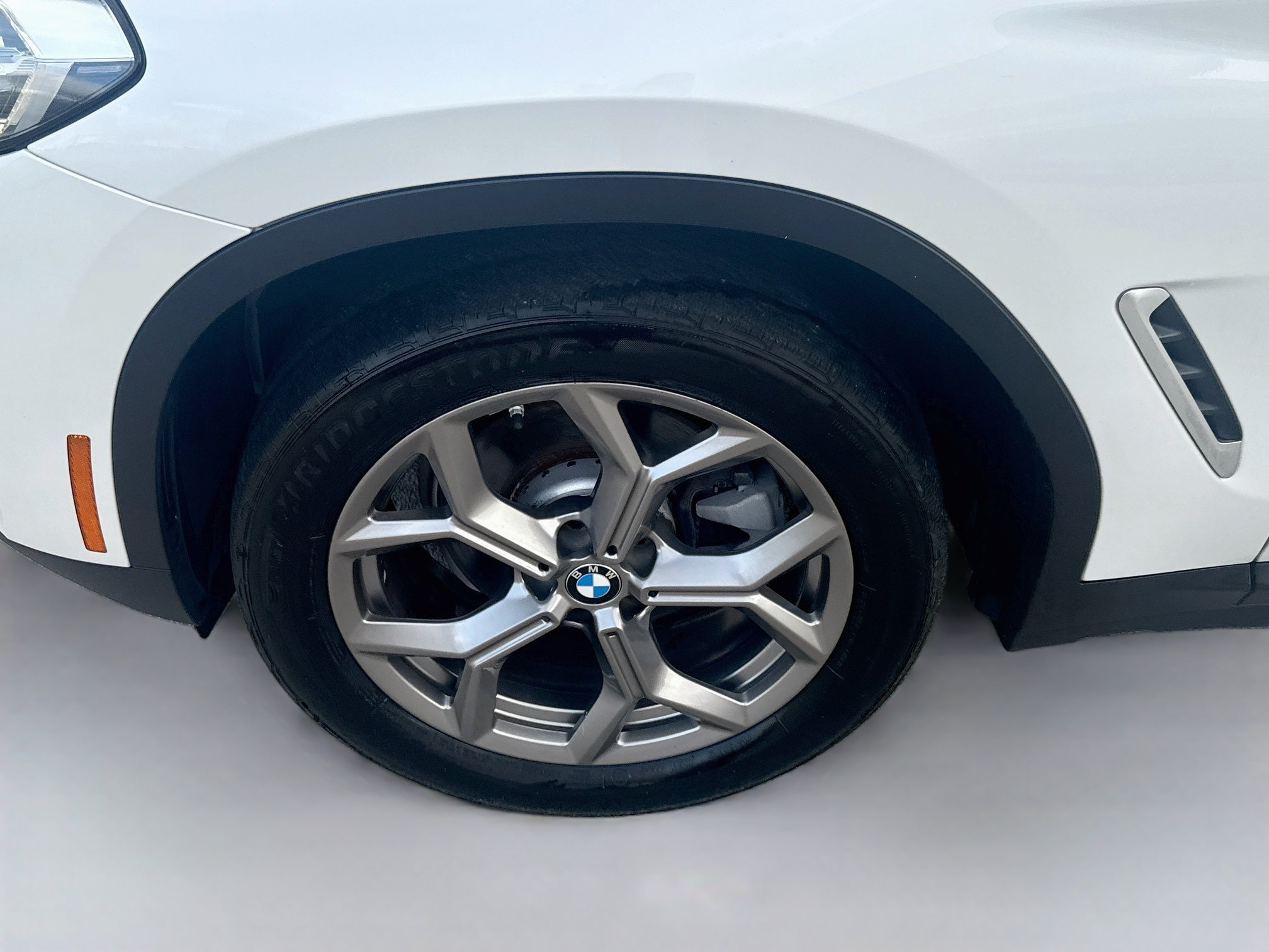 Used 2022 Mineral White Metallic BMW sDrive30i image 34