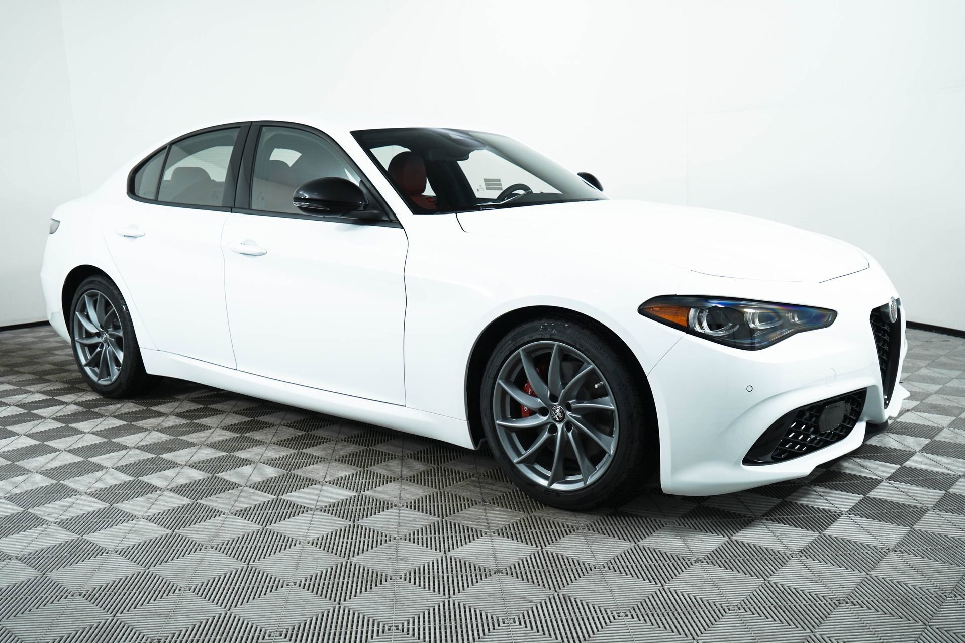 2024 Alfa Romeo Giulia Sprint RWD's photo