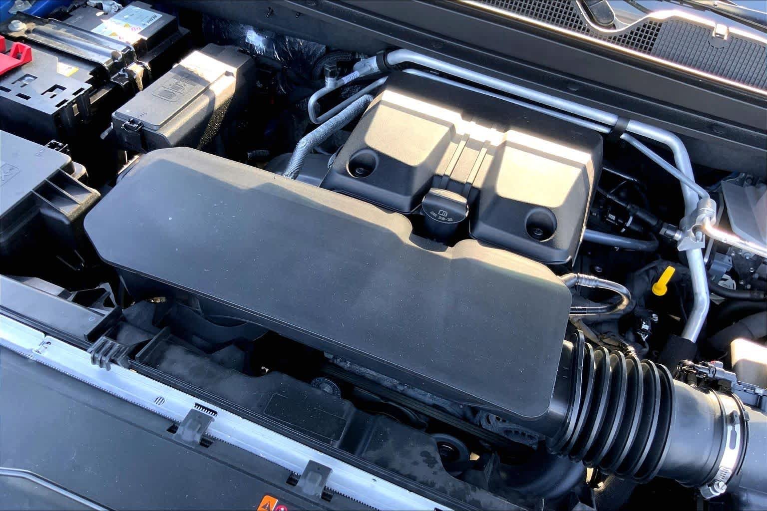 Used 2025 Reef Blue Metallic Chevrolet ZR2 image 33