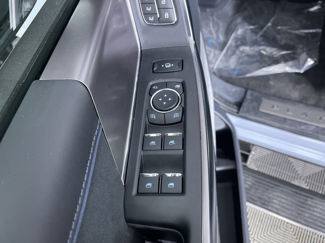 New 2026 Glacier Gray Metallic Tri-Coat Ford Platinum image 14