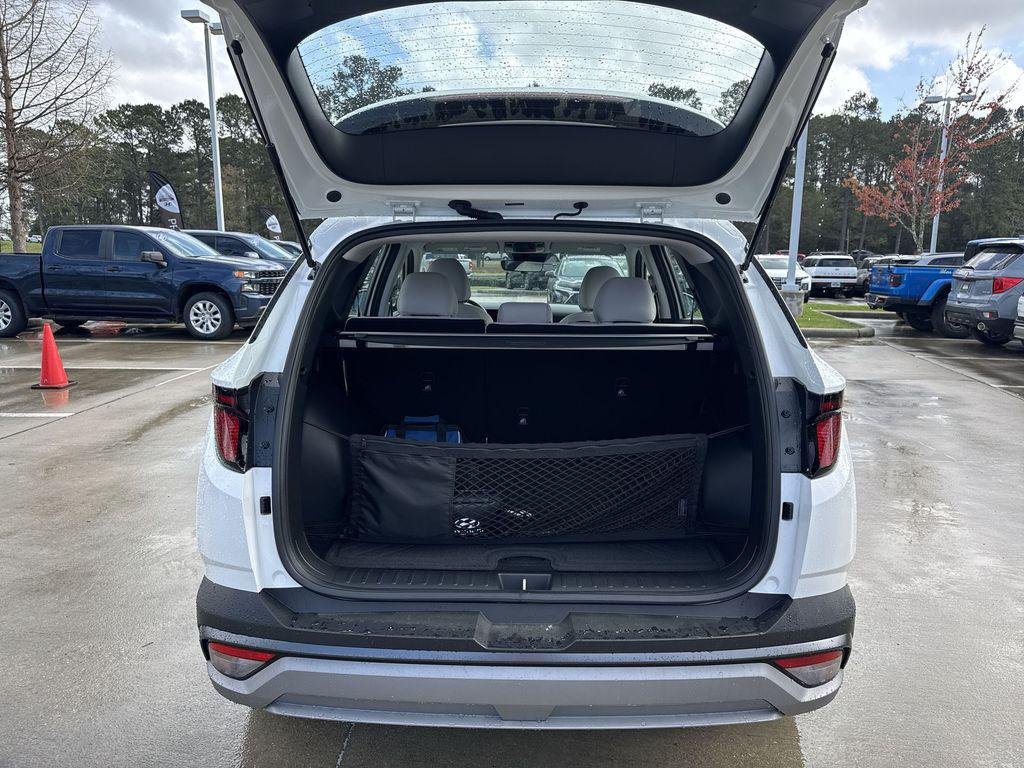New 2026 White Pearl Hyundai SE FWD image 20