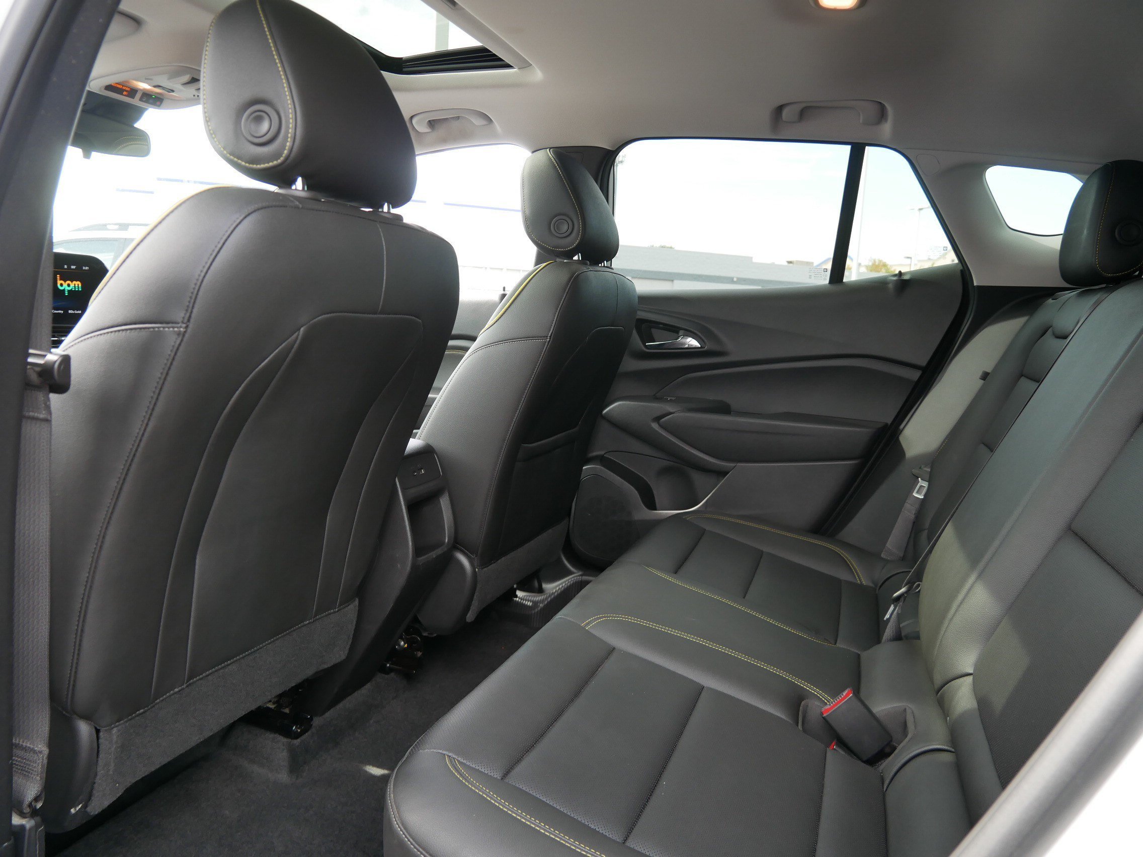 Used 2025 Summit White Chevrolet ACTIV image 24