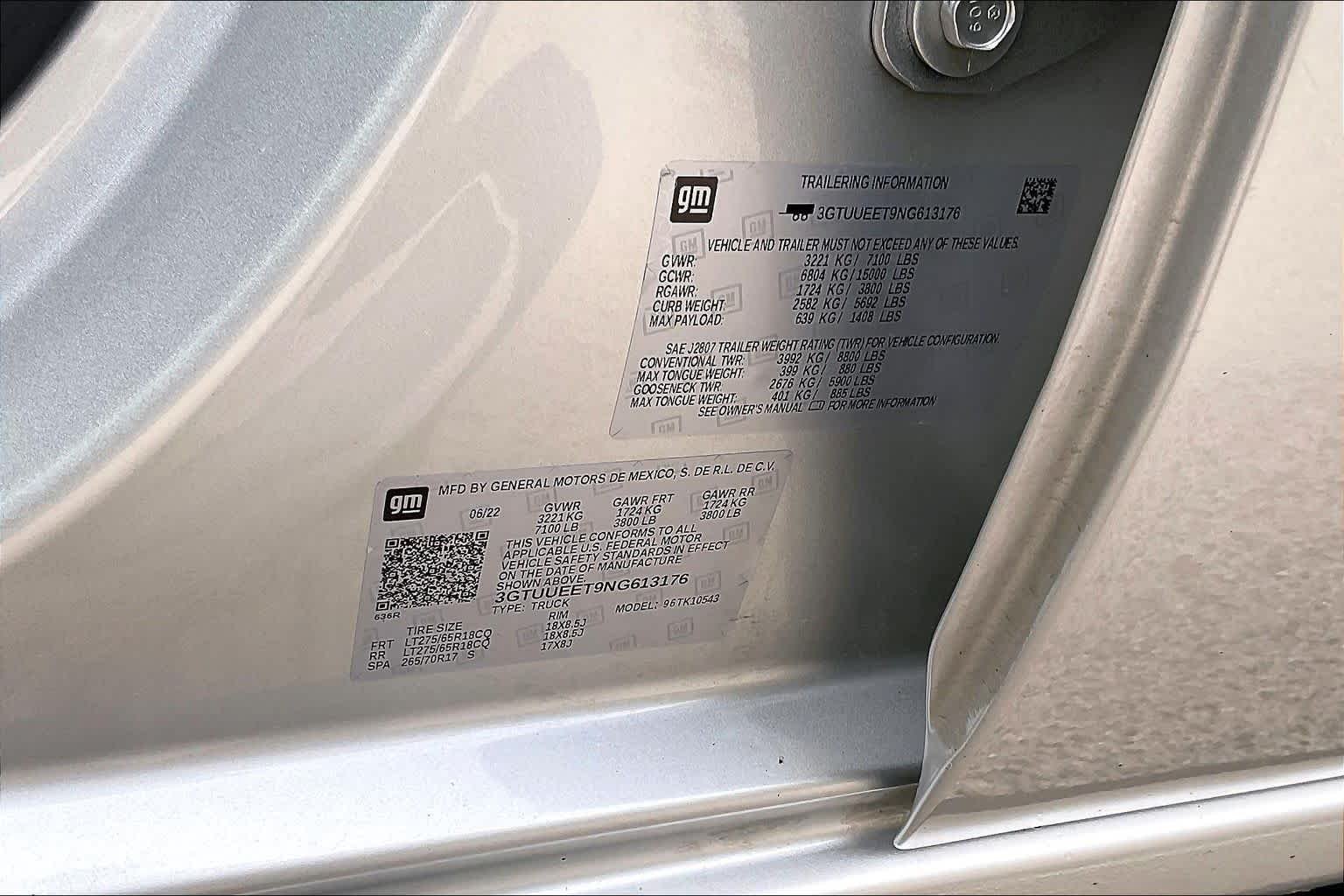 Used 2022 Quicksilver Metallic GMC AT4 image 33
