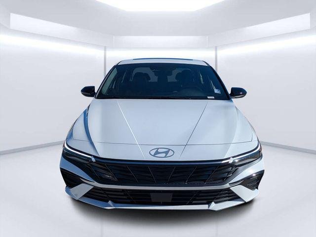 New 2026 White Hyundai SEL Sport Premium image 8