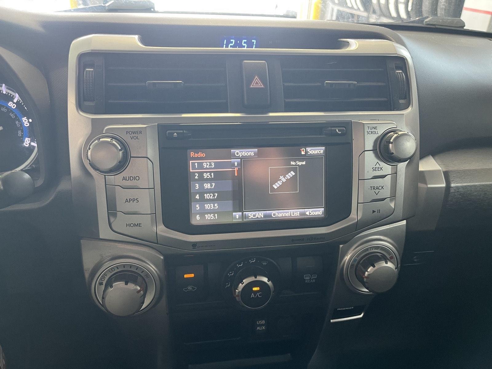 Used 2019 Super White Toyota SR5 image 39