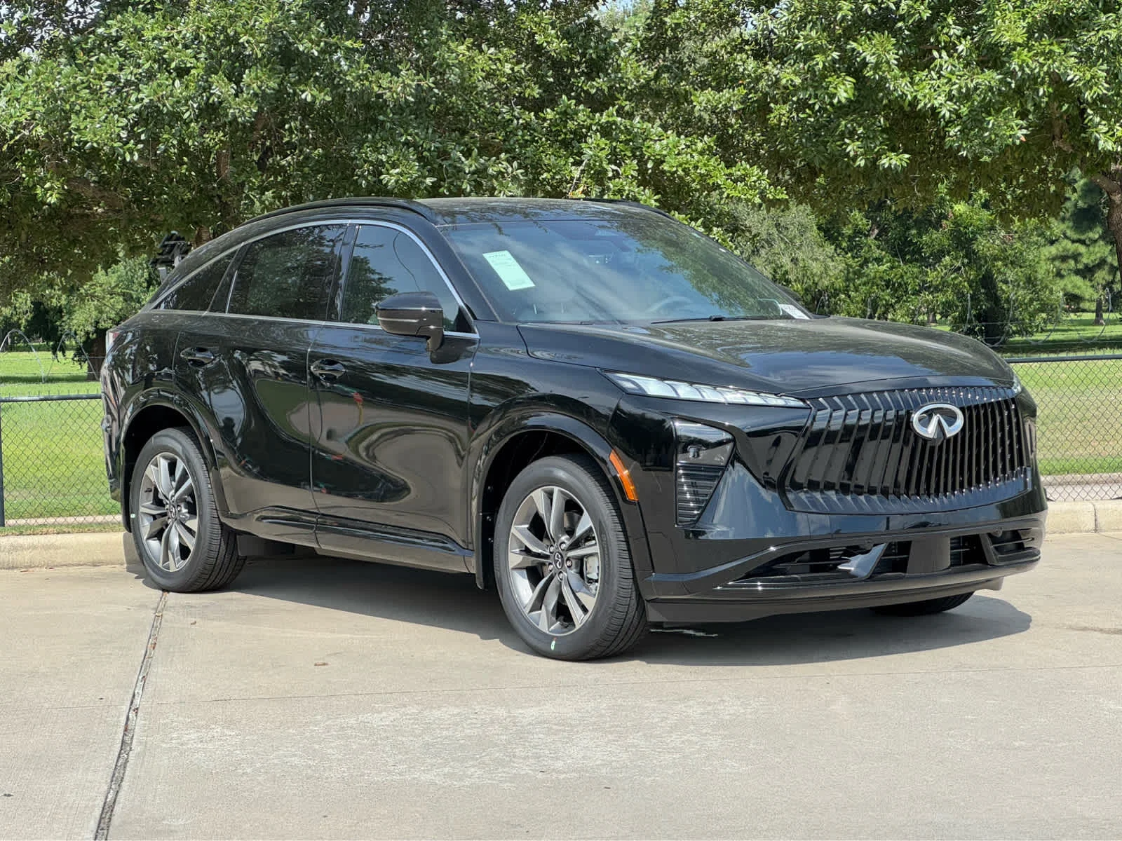 New 2027 BLACK OBSIDIAN INFINITI Luxe AWD image 2