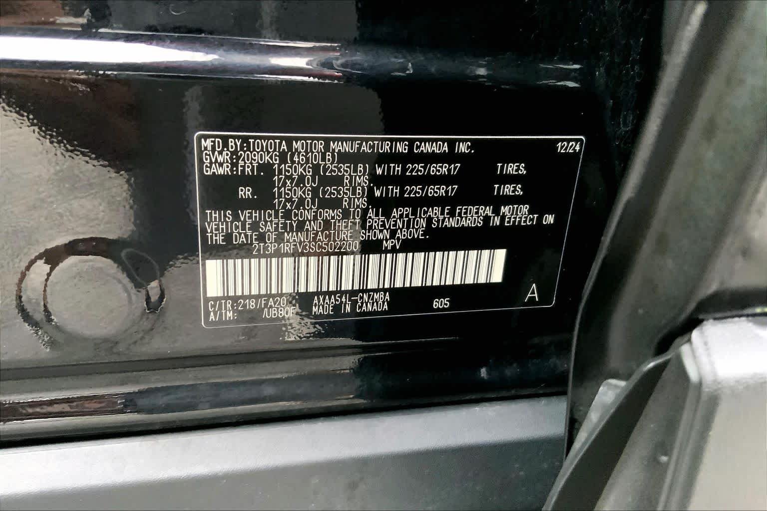 Used 2025 Midnight Black Metallic Toyota XLE image 31