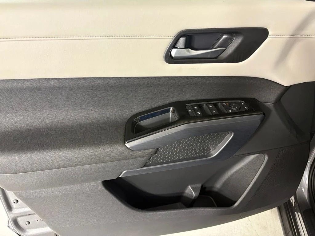 New 2026 Gun Metallic Nissan SL image 14