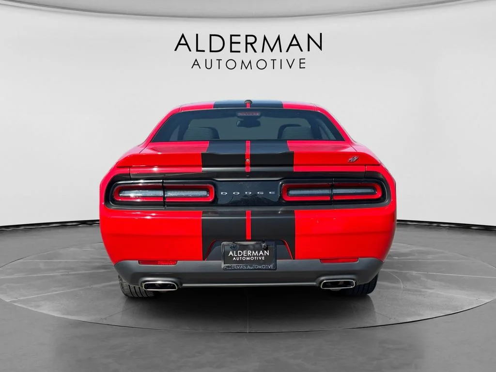 Used 2020 Red Dodge SXT image 4
