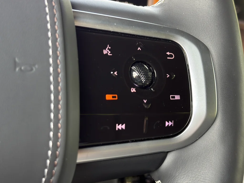 Used 2025 White Nissan Platinum Reserve image 15