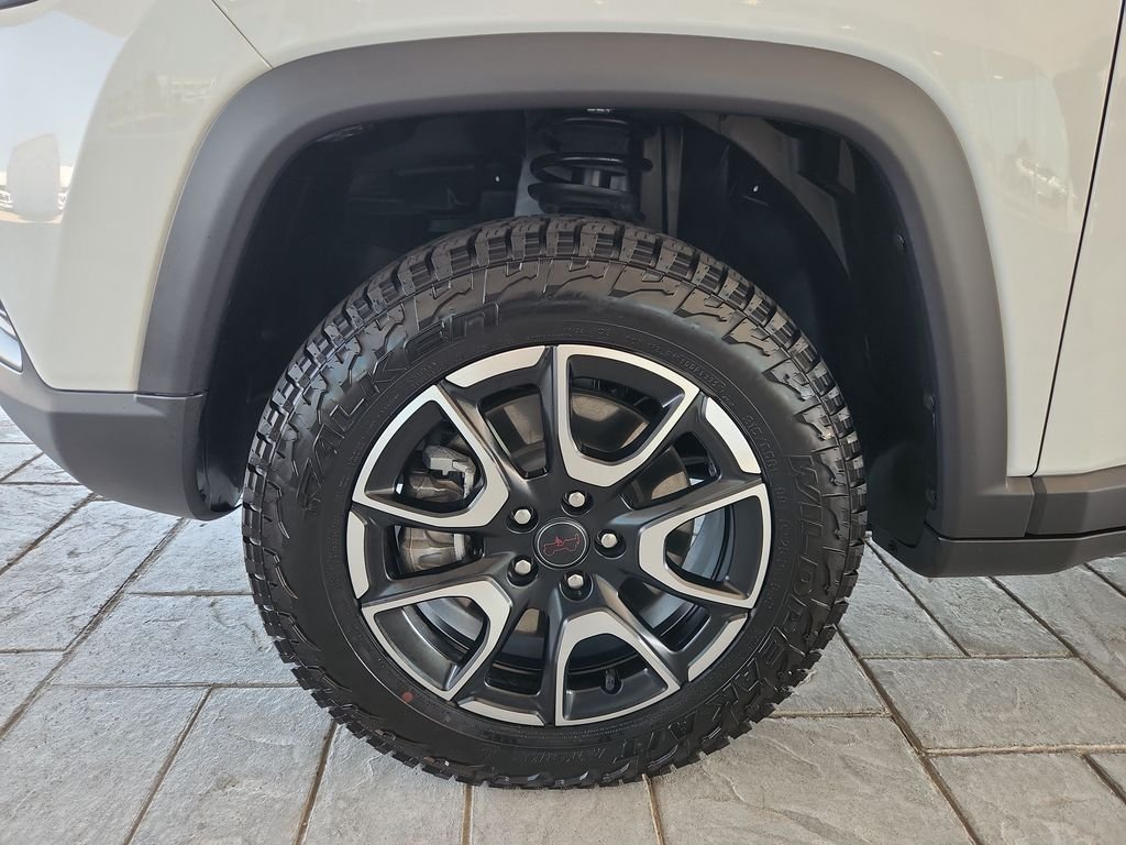 Used 2025 White Jeep Trailhawk image 30