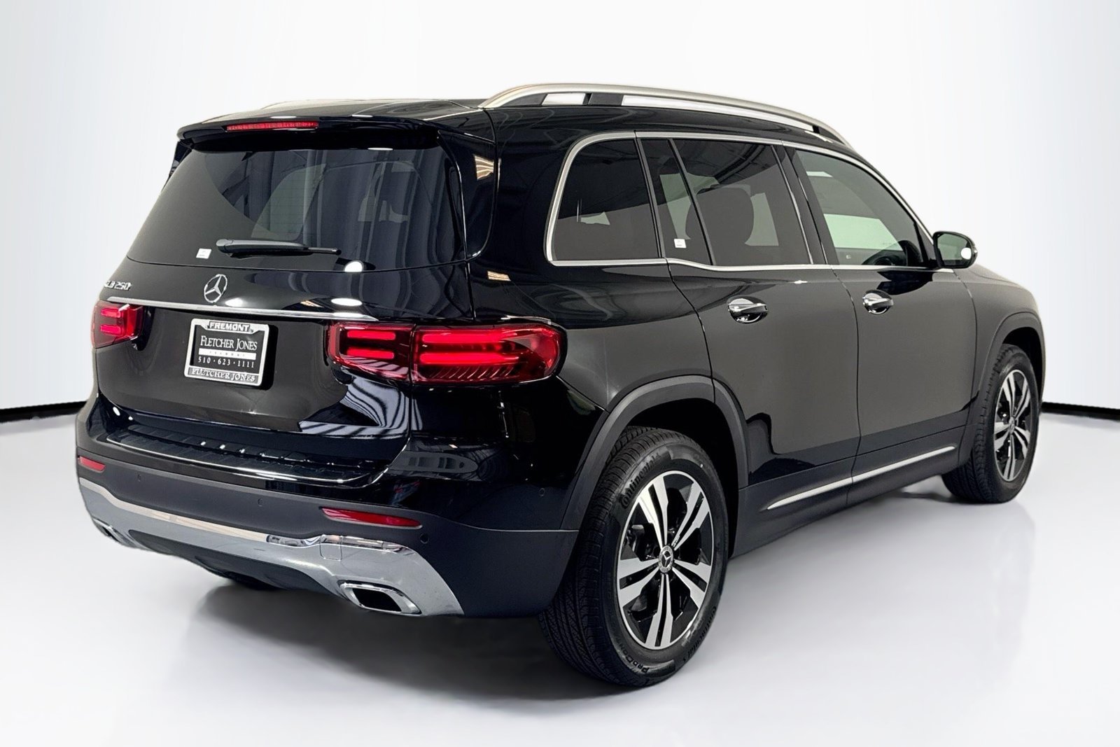 New 2026 Night Black Mercedes-Benz GLB 250 image 5