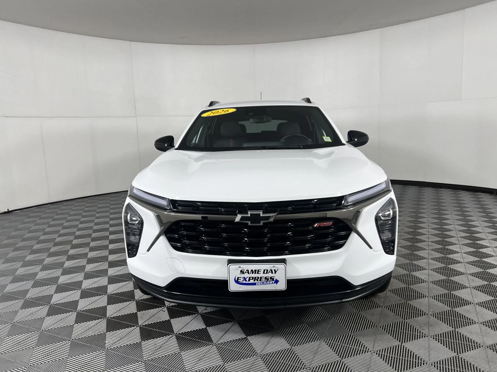 New 2026 Summit White Chevrolet 2RS image 40