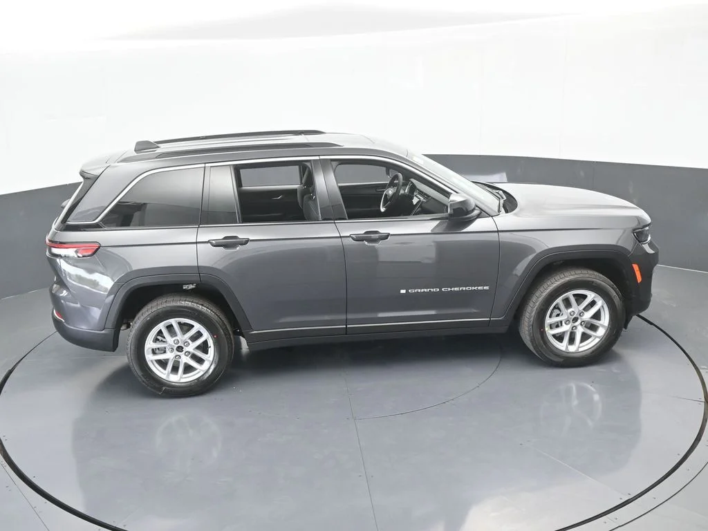 New 2026 Baltic Gray Metallic Clearcoat Jeep Laredo X image 50