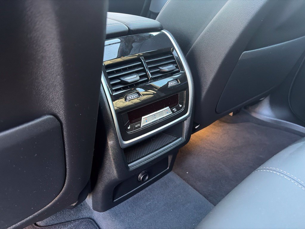 Used 2023 Black Sapphire Metallic BMW xDrive40i image 23