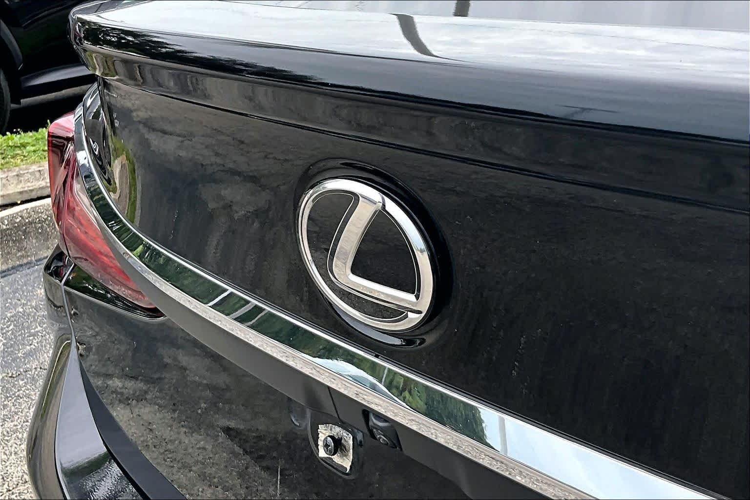 Used 2025 Caviar Lexus Ultra Luxury image 31