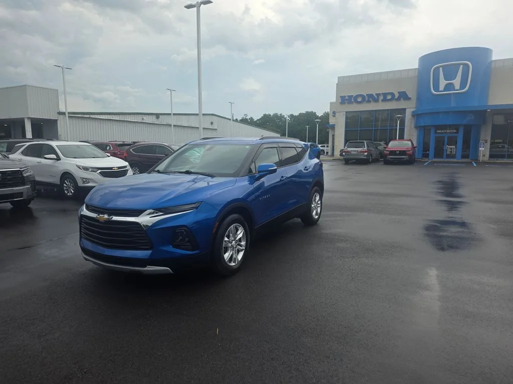 Used 2019 Kinetic Blue Metallic Chevrolet Base image 7