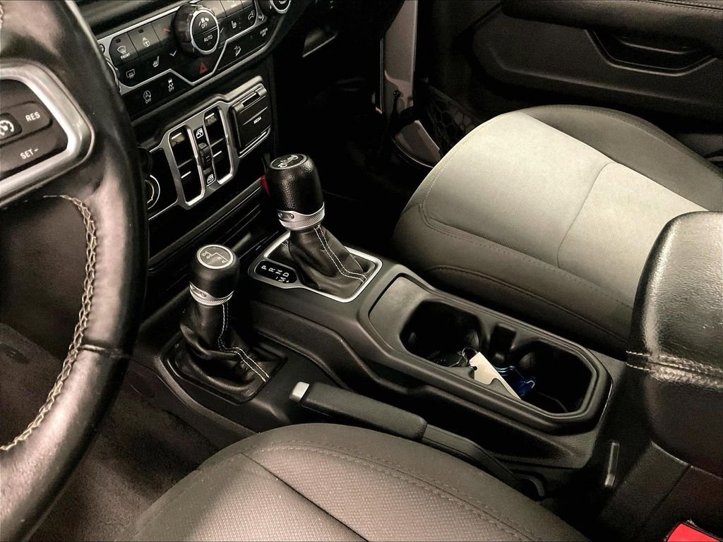 Used 2018 Silver Jeep Unlimited Sahara image 20