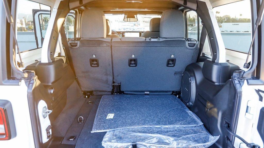 New 2026 Bright White Clearcoat Jeep 85th Anniversary Edition image 31