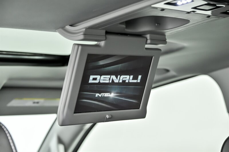 2020 GMC Yukon Denali - Photo 25