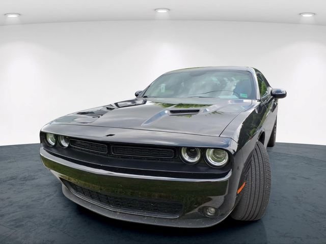 Used 2023 Black Dodge SXT image 5