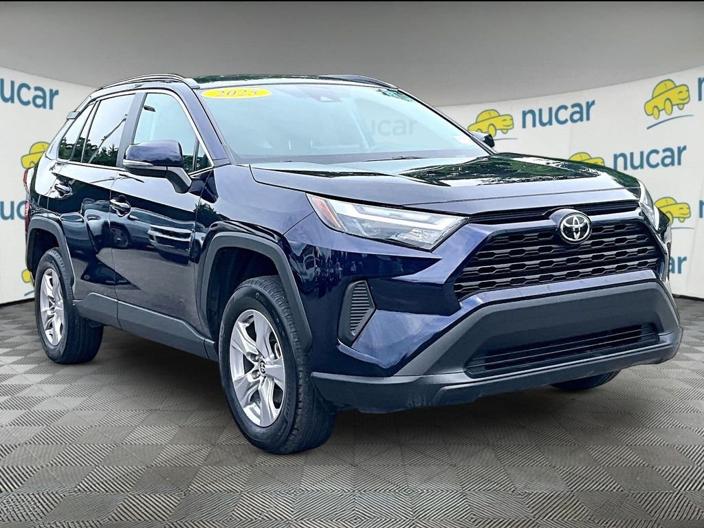 Used 2025  Toyota XLE image 1