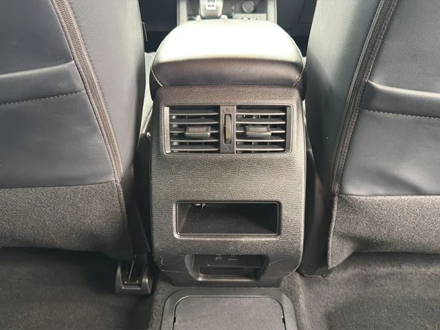 Used 2023  Mitsubishi SE image 25