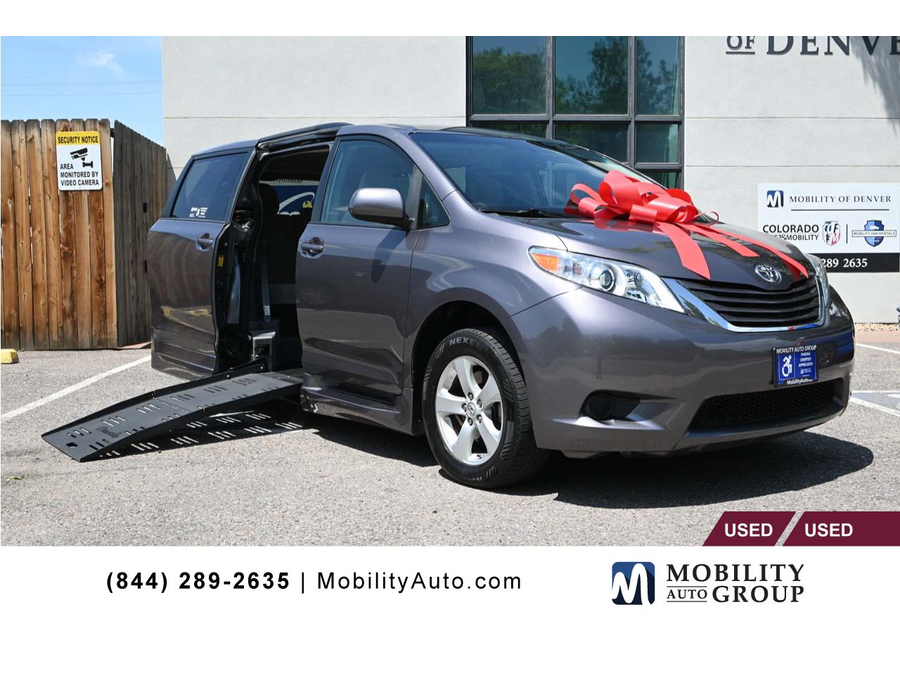 2017 Toyota Sienna LE