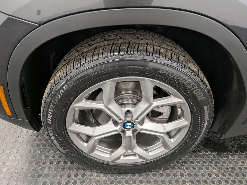 Used 2022 Gray BMW xDrive30i image 7