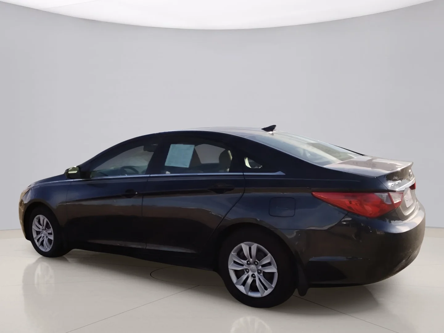 Used 2012 Gray Hyundai GLS image 6