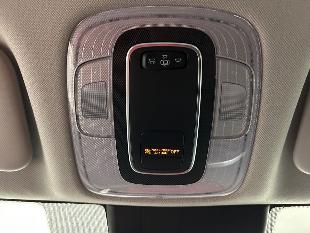 Used 2022 Gray Hyundai SE image 29