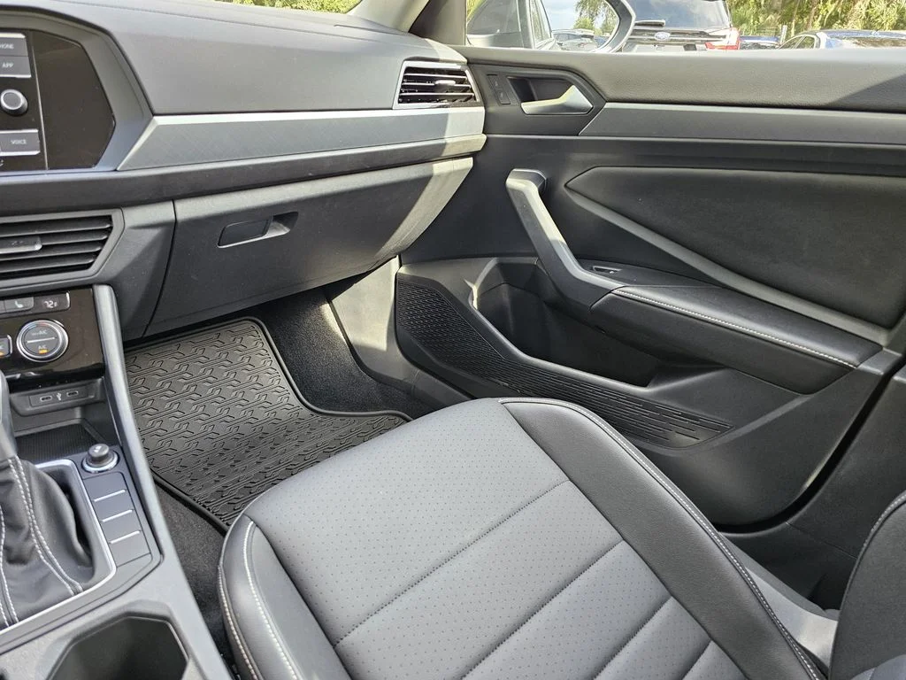 Used 2022 Gray Volkswagen 1.5T SE image 14