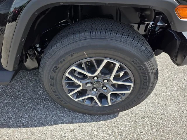 New 2026 Black Clear-Coat Exterior Paint Jeep Sahara image 18