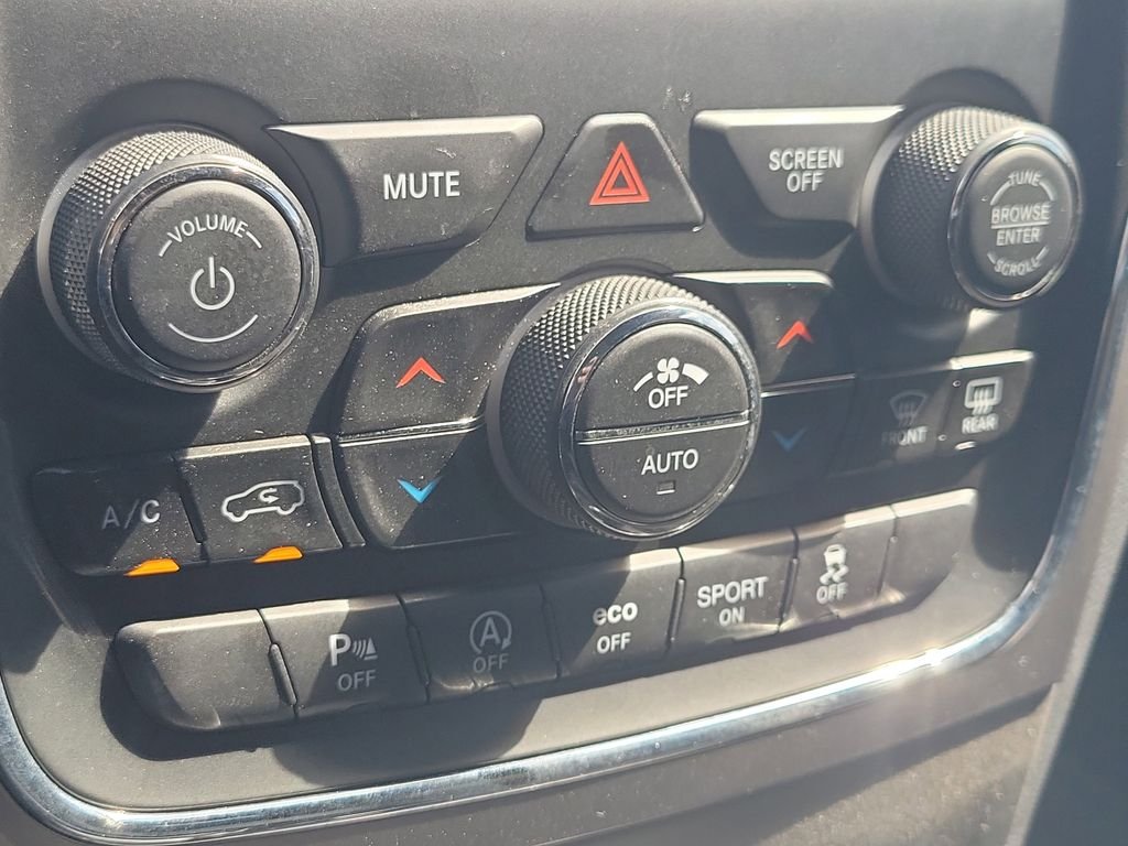 Used 2021 Black Jeep Laredo E image 26