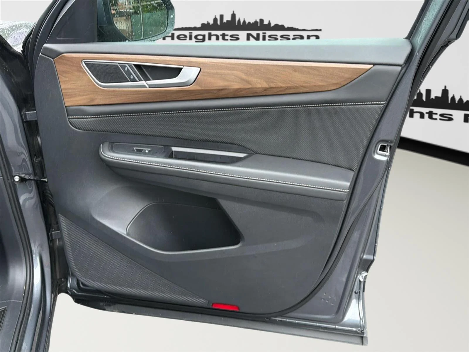2025 Volkswagen Atlas SE w/Tech - Photo 39